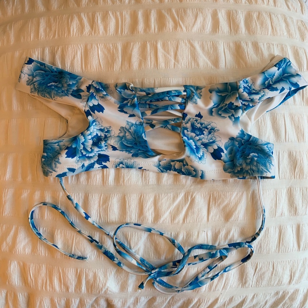 Bikini Top (blue/white and wrap detail)